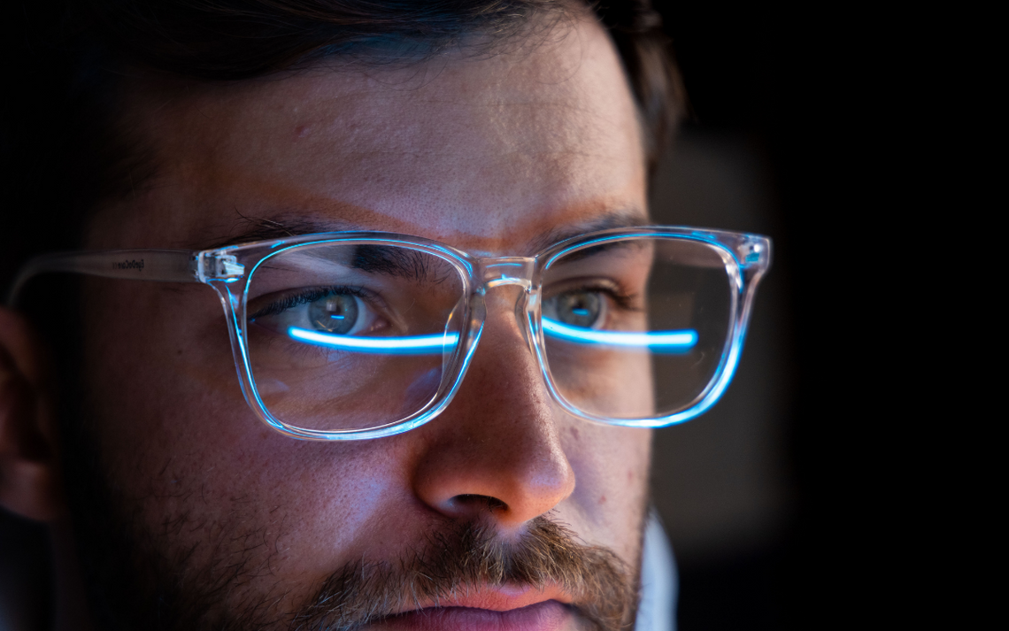 Τι είναι τα γυαλιά blue light και γιατί τα χρειάζομαι;